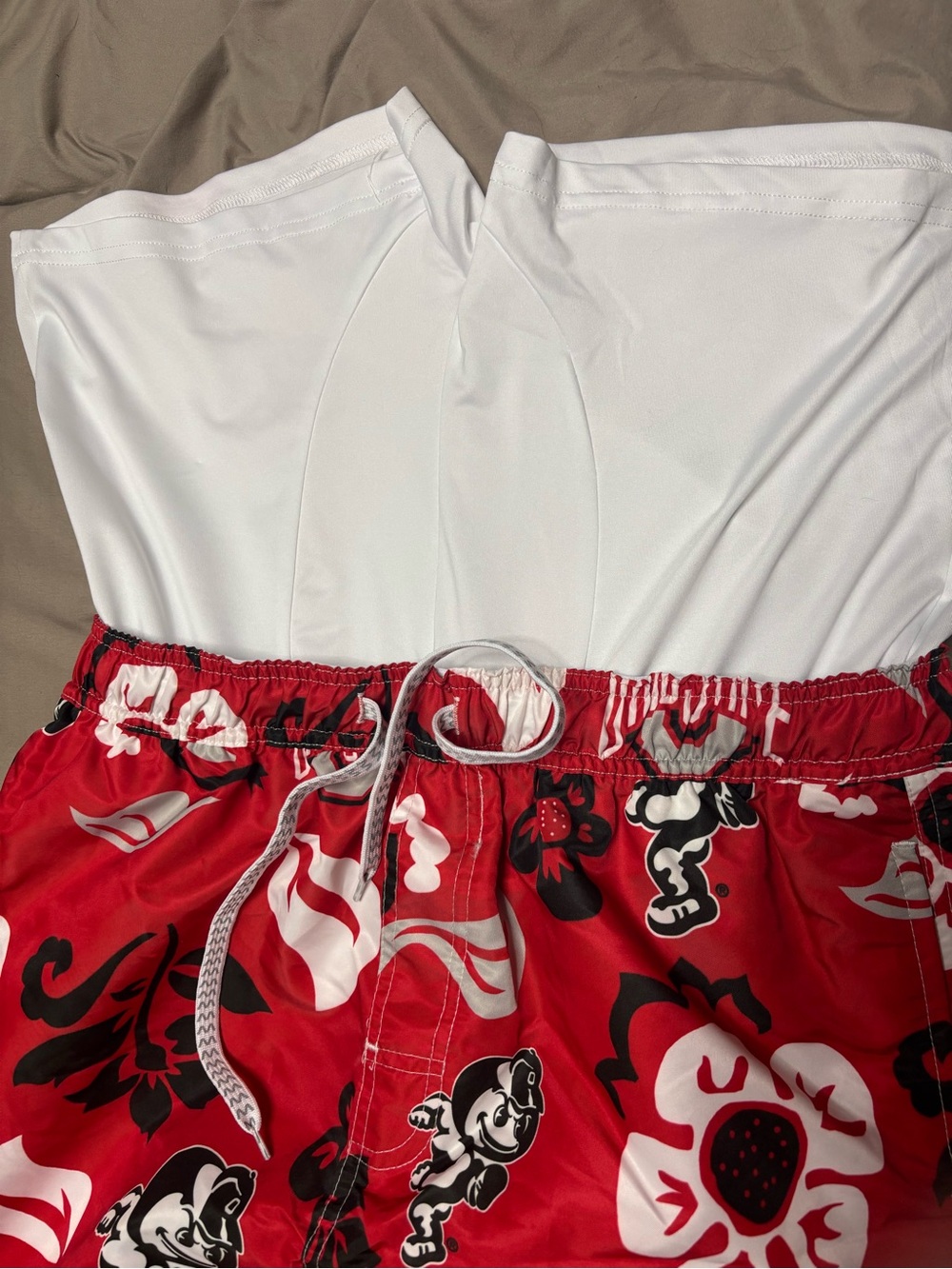 Wes and Willy Men's OSU Buckeyes Brutus Floral Swim Trunks Shorts - Picture 11 of 12